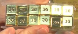25th ANNIVERSARY GOLDEN BOX　金属製ダメカンサイコロ